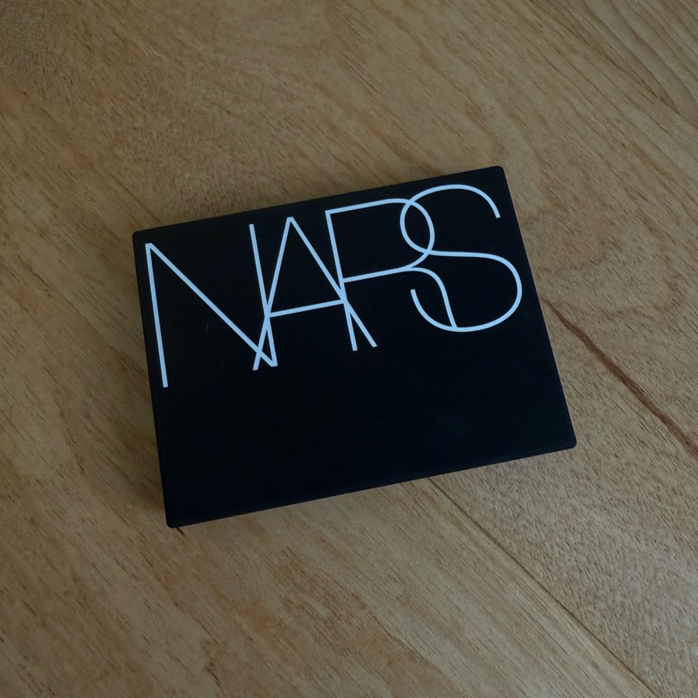 NARS Translucent Crystal Pressed Powder